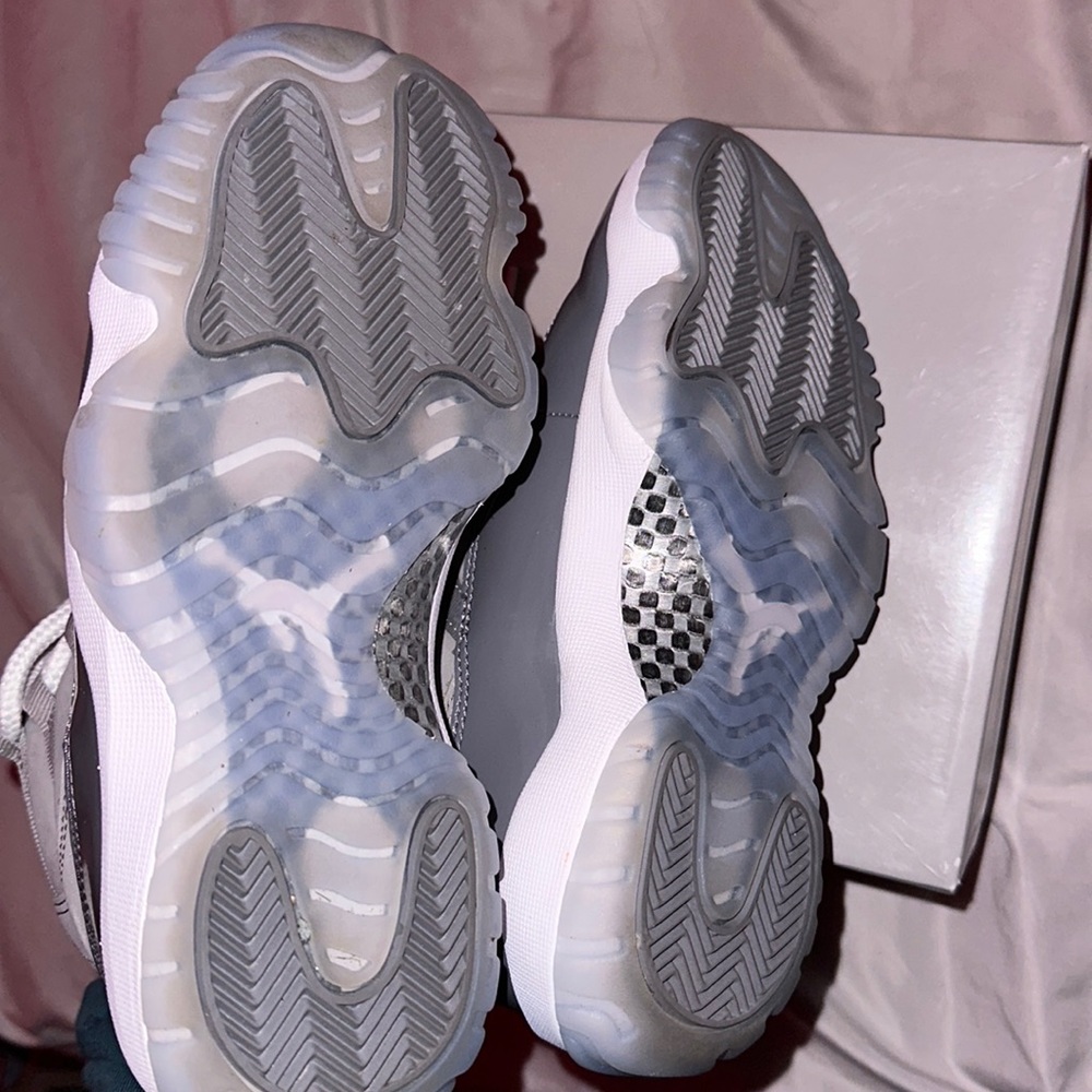 Brand new Grey Jordan 11 - Picture 2 of 4